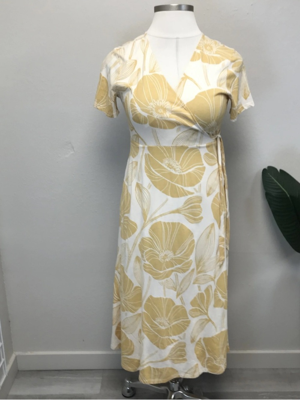 Happy Earth ORGANIC COTTON Cream Isla Wrap Dress - Size XL